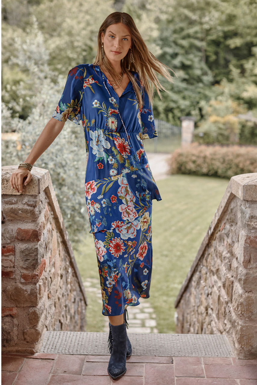 SHOP DRESSES