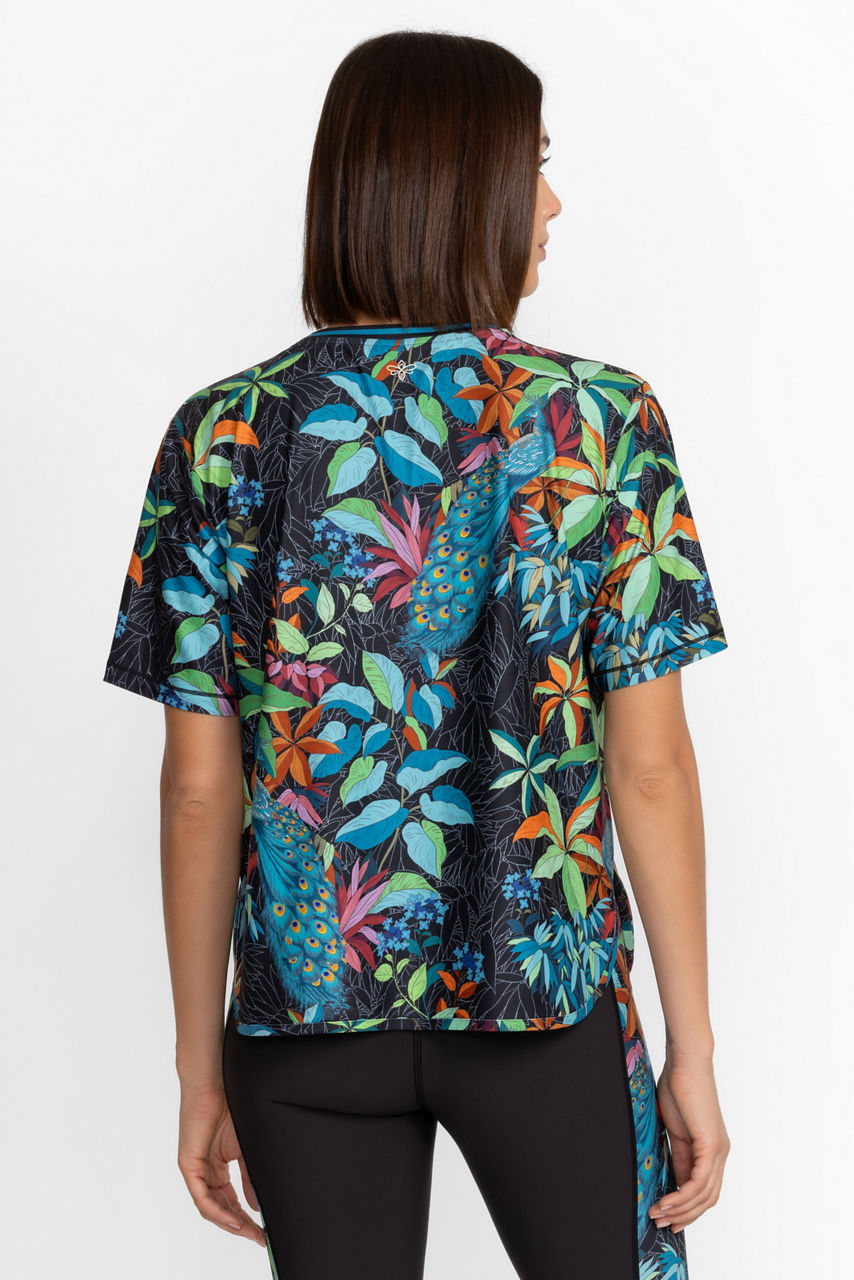 Buy Bee Active Short Sleeve Oversize Crop Tee | Johnny Was