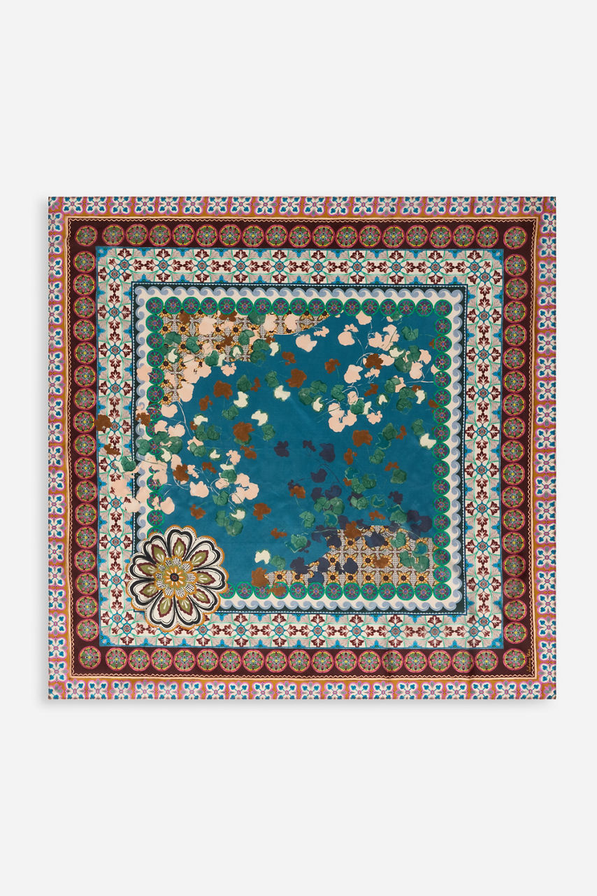 DESCANSO MEDIUM SILK SCARF, , large image 1