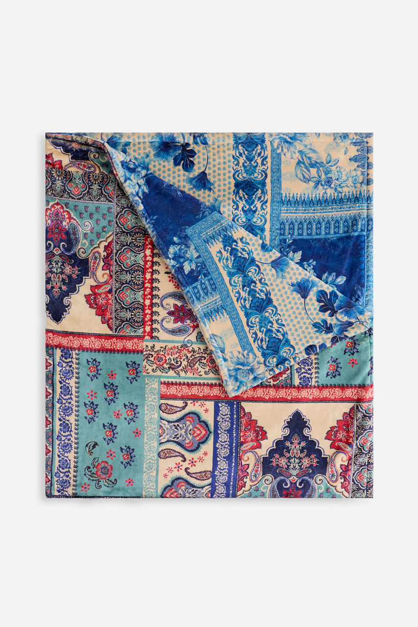 Laurel Canyon Cozy Blanket, , large image 1