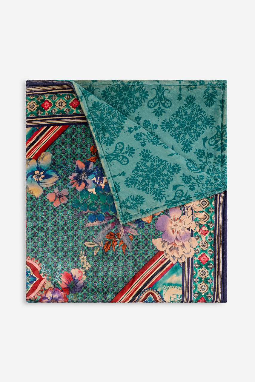 Laurel Canyon Cozy Blanket, , large image 1