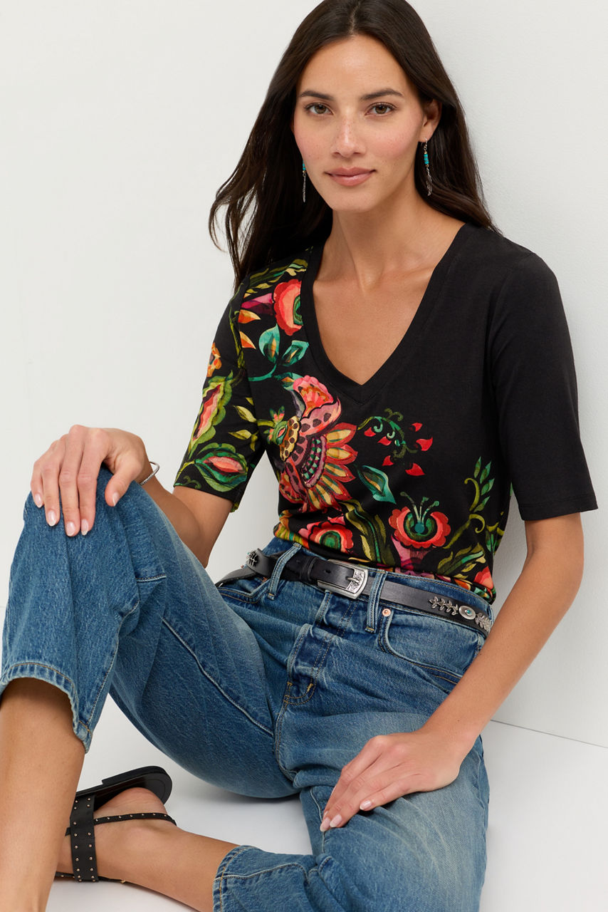 THE JANIE FAVORITE FITTED V-NECK ELBOW SLEEVE TEE, , large image 1