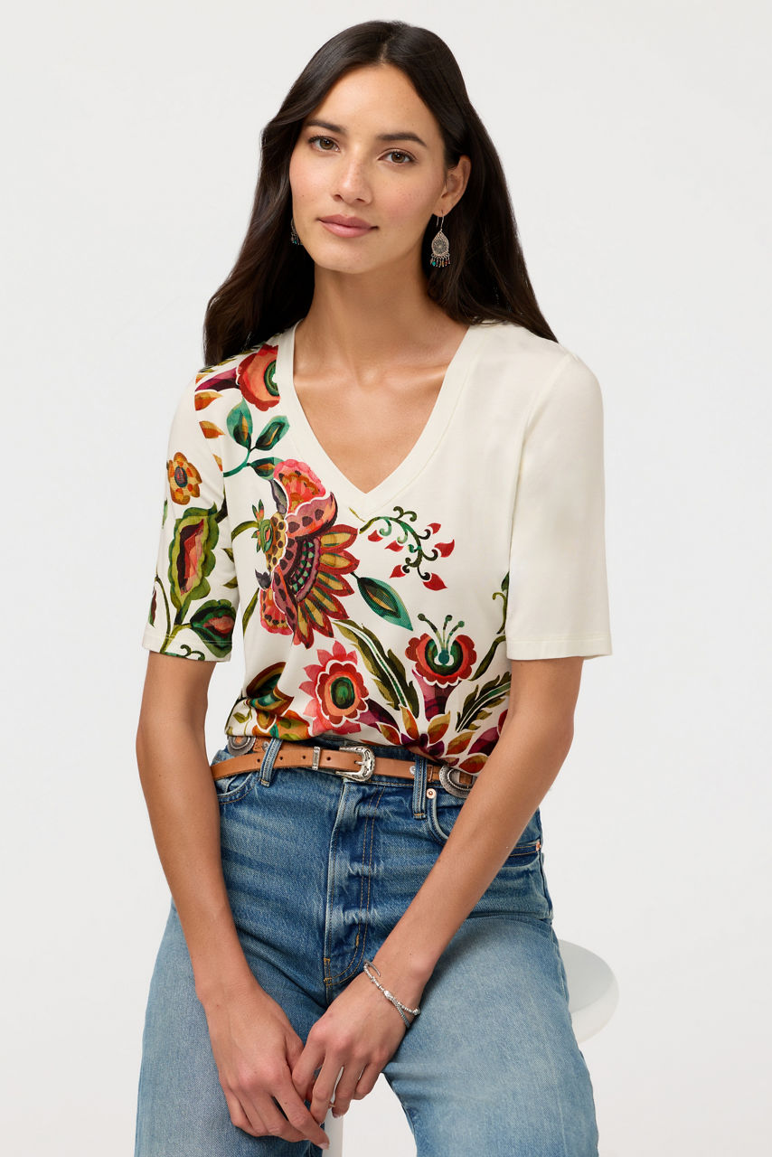 THE JANIE FAVORITE FITTED V-NECK ELBOW SLEEVE TEE, , large image 4