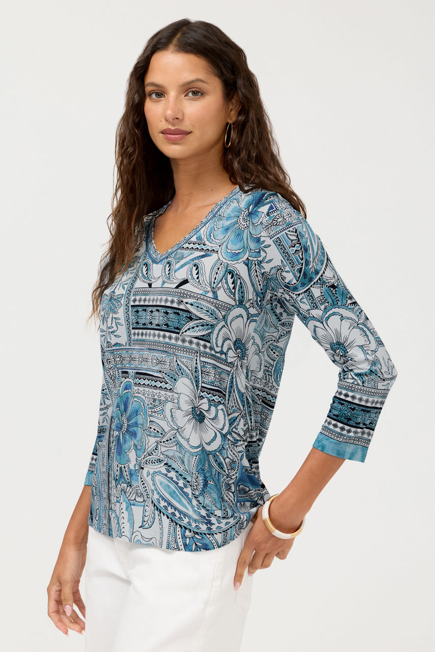 THE JANIE FAVORITE 3/4 SLEEVE V-NECK SWING TEE, , large image 2