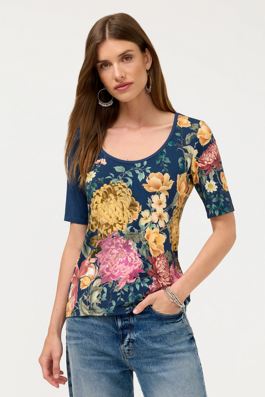 THE JANIE FAVORITE SCOOP NECK FITTED TEE, , large image 1