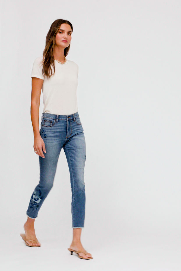 THE CROPPED SKINNY JEAN, , large video